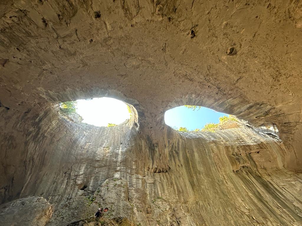 Prohodna Höhle